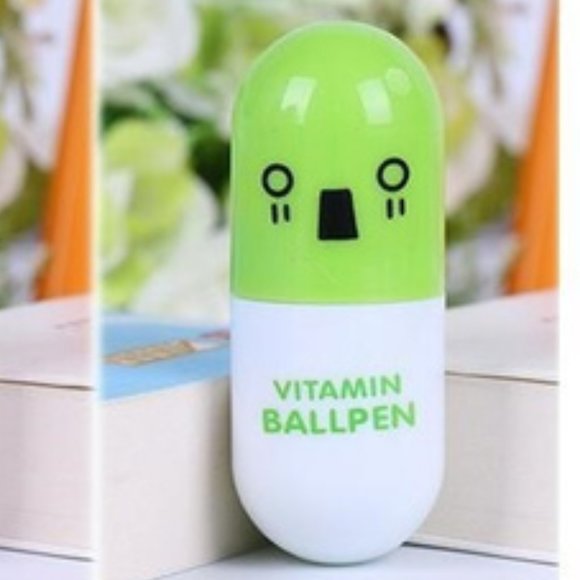 NEW Cute GREEN Capsule Retractable Ballpoint Pen - Picture 1 of 3